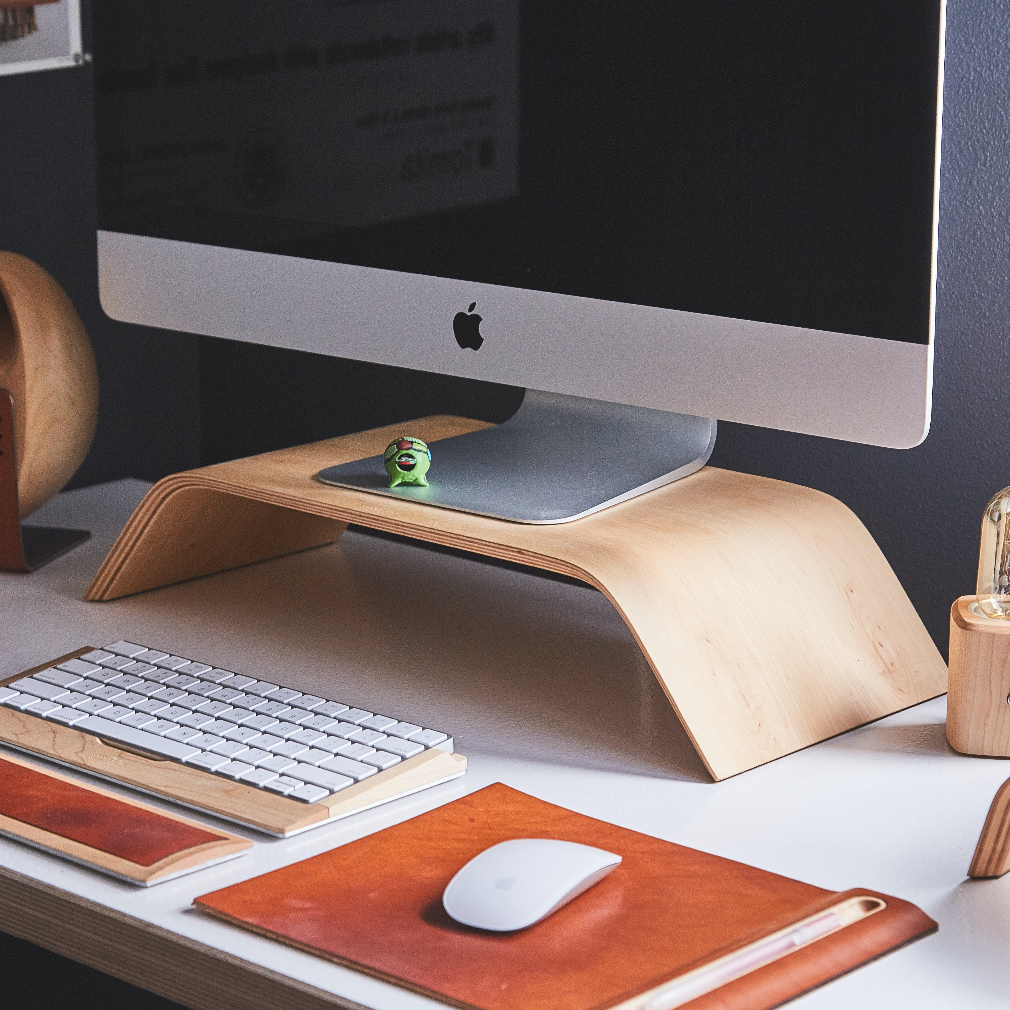 A clean desk set up.